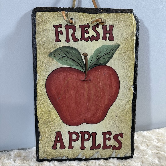 🍎Fresh Apple Hand Painted Hanging Sign made of Natural Slate - Picture 8 of 9